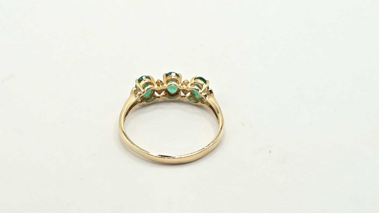 Vintage: 9ct Yellow Gold Emerald & Diamond Dress Ring