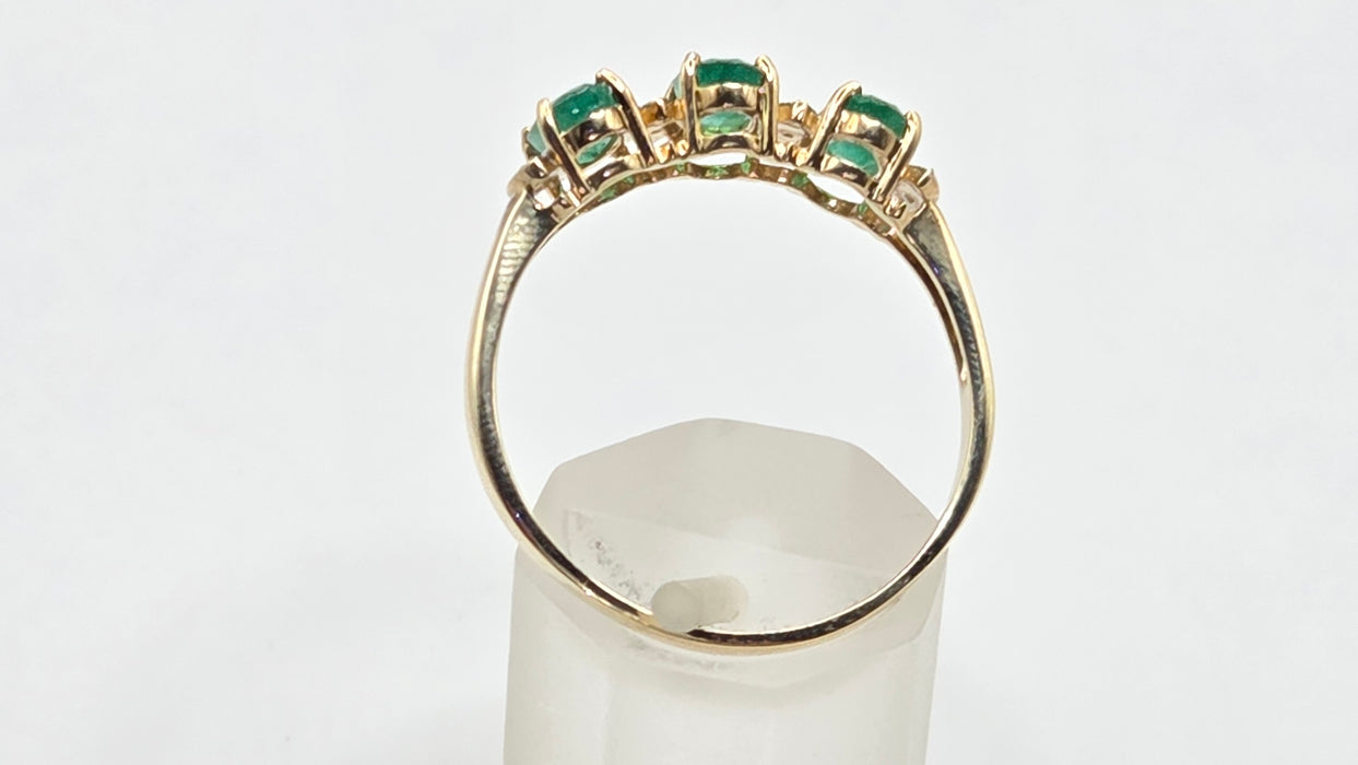 Vintage: 9ct Yellow Gold Emerald & Diamond Dress Ring