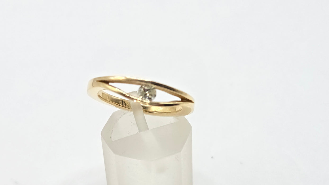 Vintage: 18ct Yellow Gold Diamond Wedge Set Solitaire Ring — 0.15ct