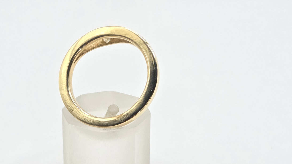Vintage: 18ct Yellow Gold Diamond Wedge Set Solitaire Ring — 0.15ct