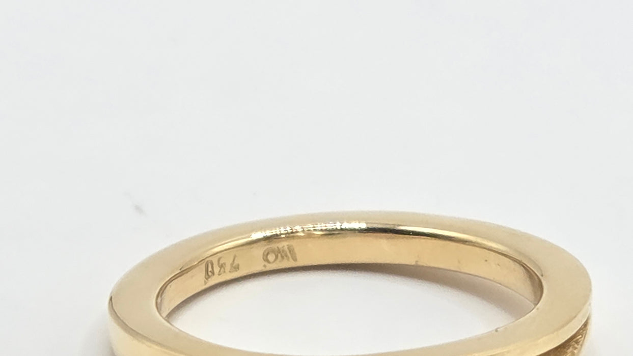 Vintage: 18ct Yellow Gold Diamond Wedge Set Solitaire Ring — 0.15ct