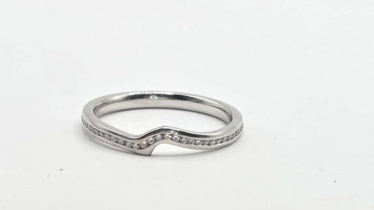 Vintage: Platinum Diamond Shaped Wedding Band [Partners with 3818] — 0.15ct