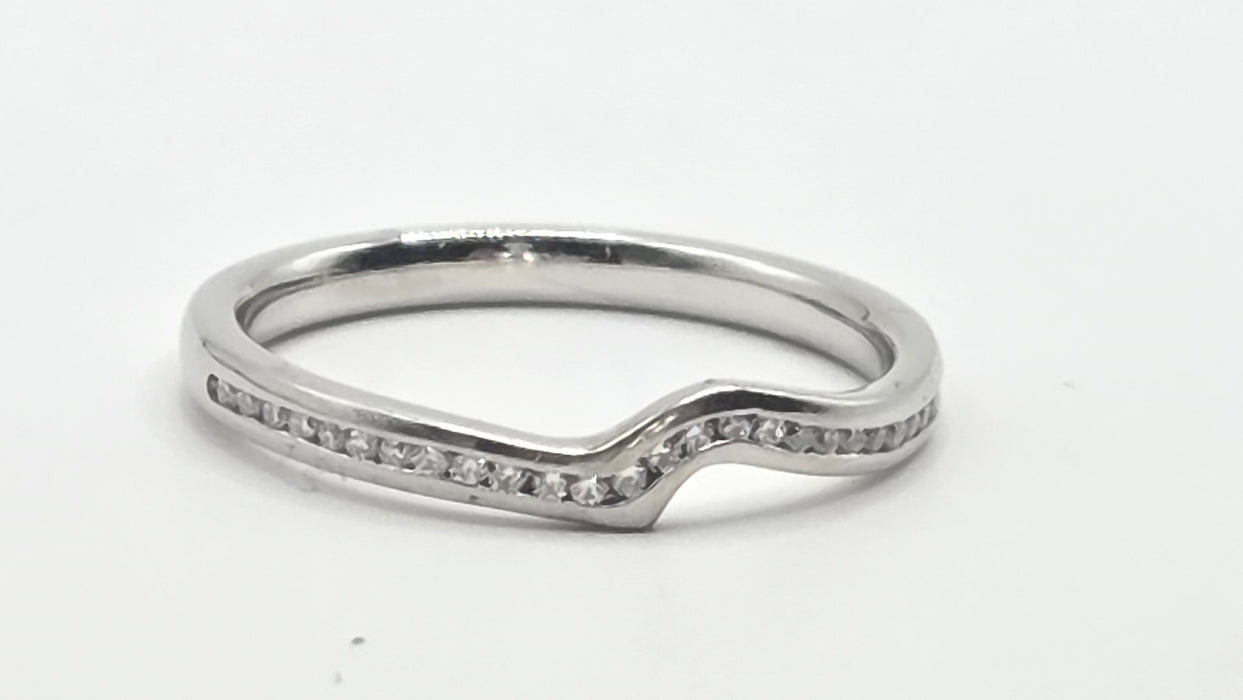 Vintage: Platinum Diamond Shaped Wedding Band [Partners with 3818] — 0.15ct
