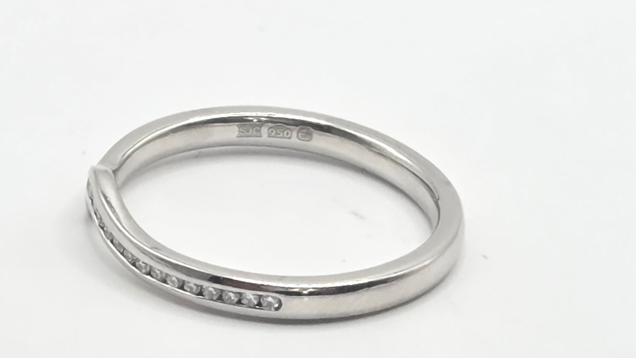 Vintage: Platinum Diamond Shaped Wedding Band [Partners with 3818] — 0.15ct
