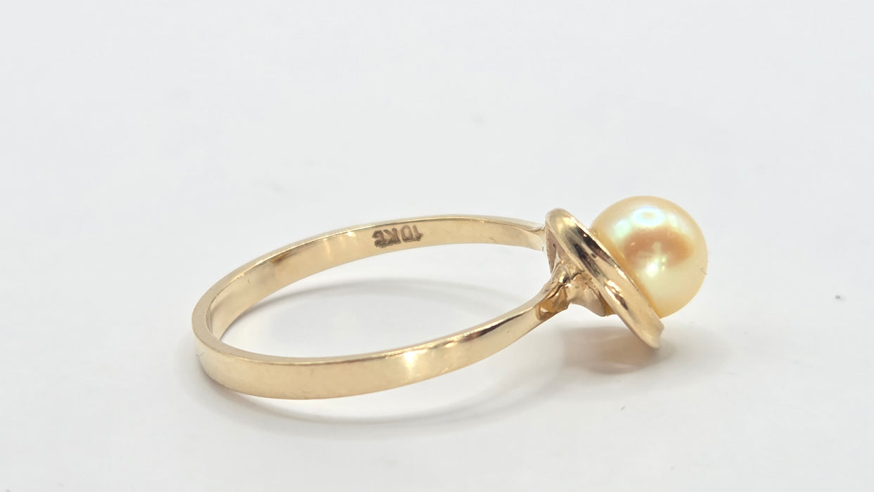 Vintage: 9ct Yellow Gold Pearl Solitaire Ring