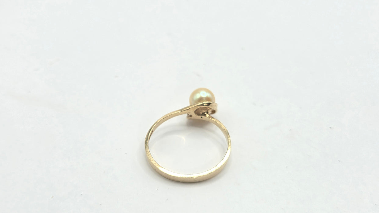Vintage: 9ct Yellow Gold Pearl Solitaire Ring