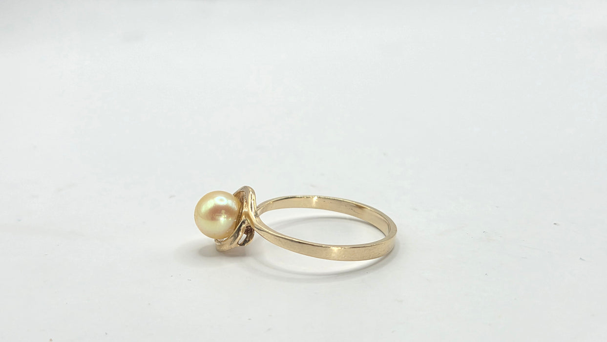 Vintage: 9ct Yellow Gold Pearl Solitaire Ring