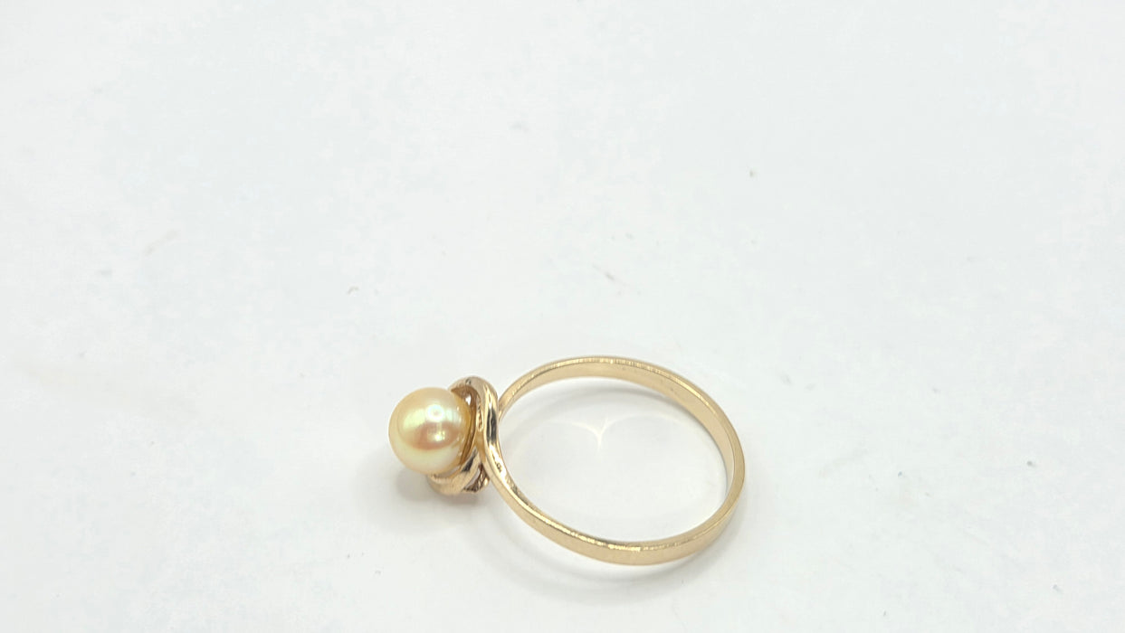 Vintage: 9ct Yellow Gold Pearl Solitaire Ring