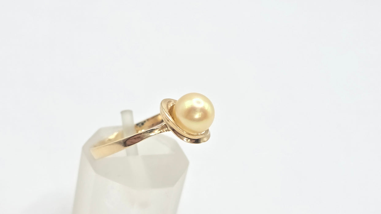 Vintage: 9ct Yellow Gold Pearl Solitaire Ring