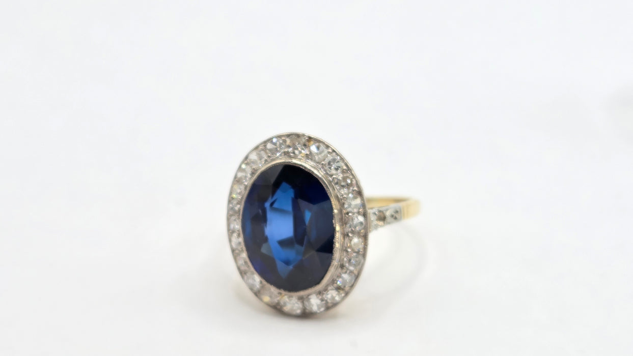 Vintage: 18ct Yellow Gold Sapphire 5.61ct & Diamond 1.00ct Oval Cluster Ring