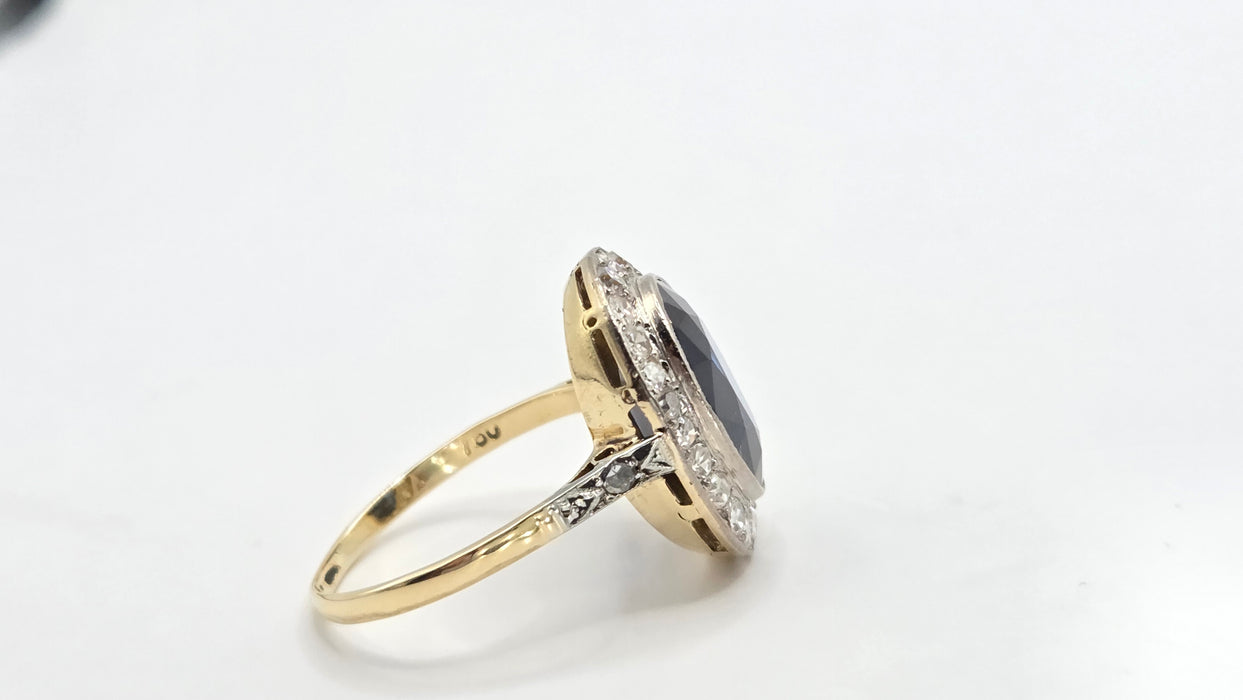 Vintage: 18ct Yellow Gold Sapphire 5.61ct & Diamond 1.00ct Oval Cluster Ring