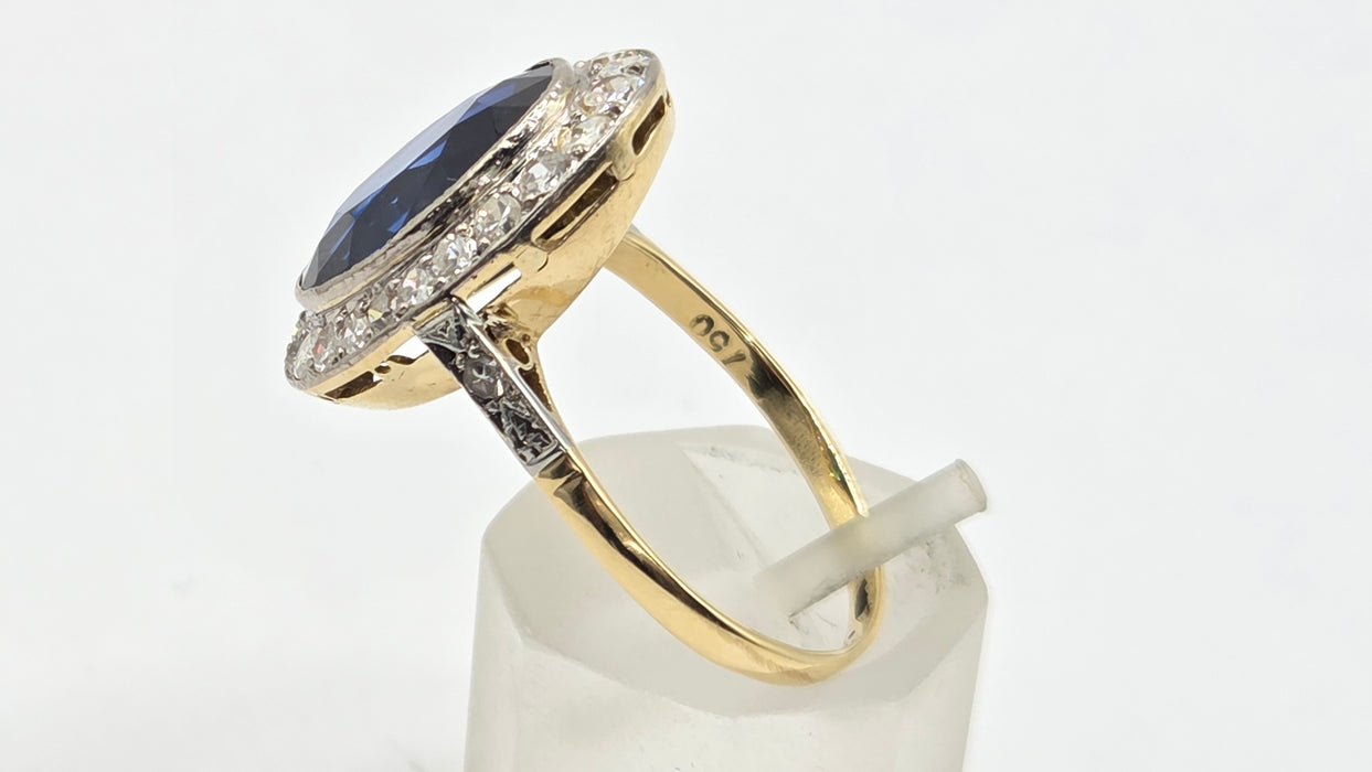 Vintage: 18ct Yellow Gold Sapphire 5.61ct & Diamond 1.00ct Oval Cluster Ring