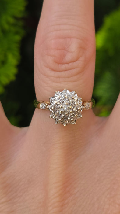 Vintage: 9ct Yellow Gold Diamond Daisy Cluster Ring
