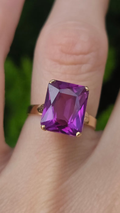 Vintage: 18ct Yellow Gold Alexandrite Rectangular Solitaire Ring