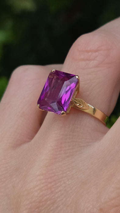 Vintage: 18ct Yellow Gold Alexandrite Rectangular Solitaire Ring