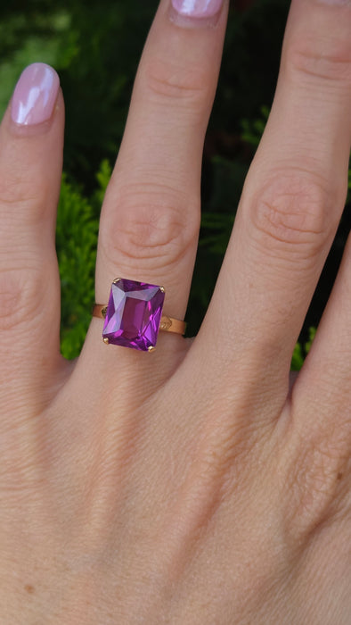 Vintage: 18ct Yellow Gold Alexandrite Rectangular Solitaire Ring