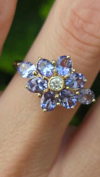 Vintage: 9ct Gold Tanzanite & Diamond Flower Cluster Ring