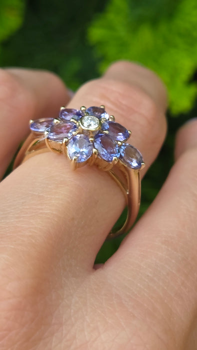 Vintage: 9ct Gold Tanzanite & Diamond Flower Cluster Ring