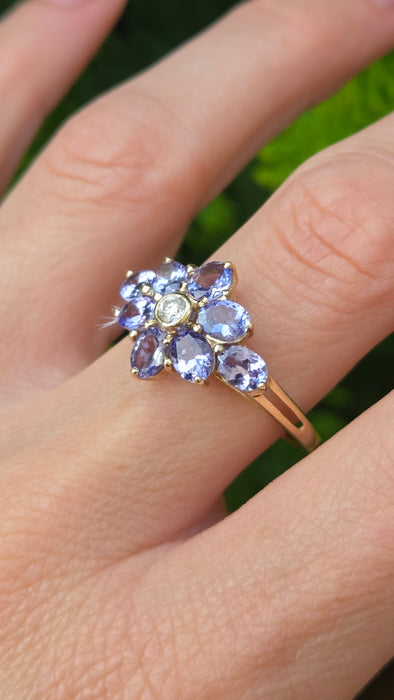 Vintage: 9ct Gold Tanzanite & Diamond Flower Cluster Ring