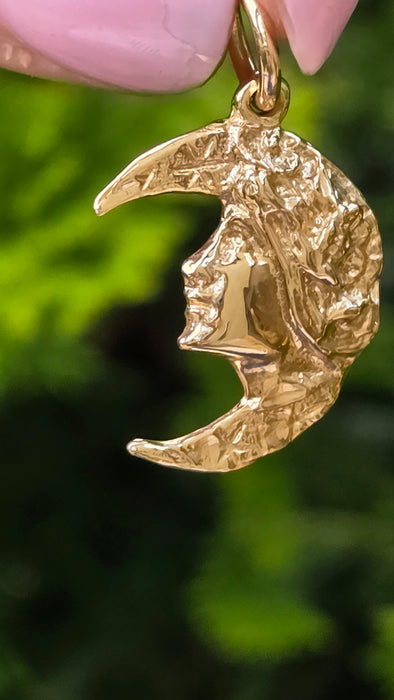 Vintage: 9ct Yellow Gold Man in the Moon Face Pendant