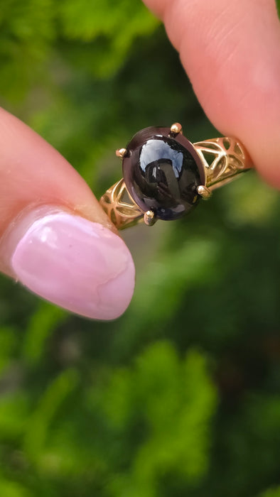 Vintage: 9ct Yellow Gold Black Spinel Cabochon Solitaire Ring