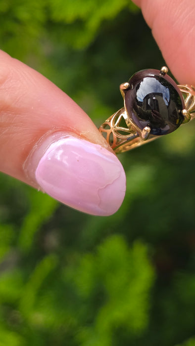Vintage: 9ct Yellow Gold Black Spinel Cabochon Solitaire Ring