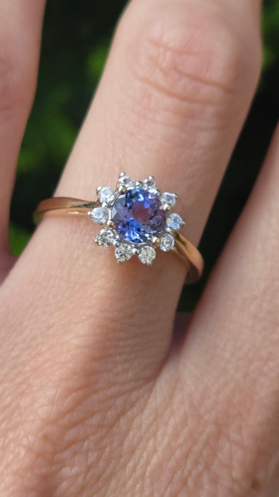 Vintage: 9ct Yellow Gold Tanzanite & White Topaz Floral Cluster Ring