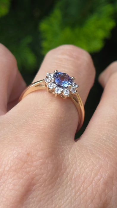 Vintage: 9ct Yellow Gold Tanzanite & White Topaz Floral Cluster Ring