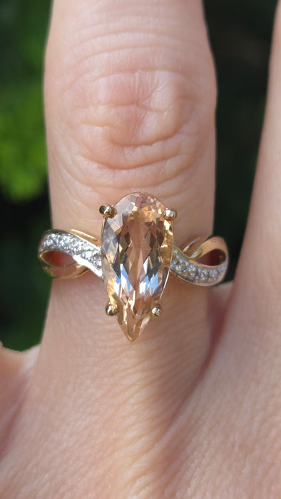 Vintage: 9ct Yellow Gold Pear Cut Morganite & Diamond Crossover Ring