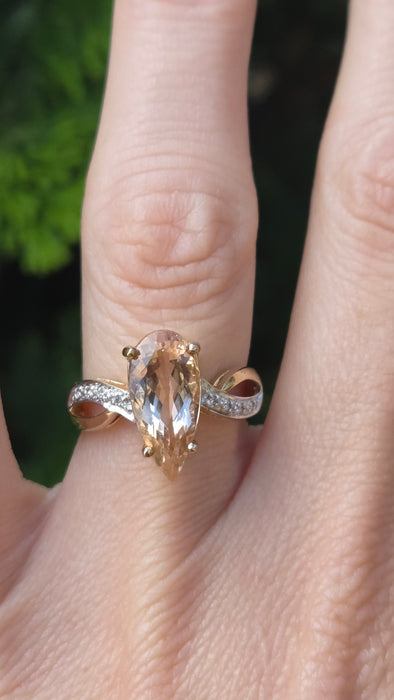 Vintage: 9ct Yellow Gold Pear Cut Morganite & Diamond Crossover Ring
