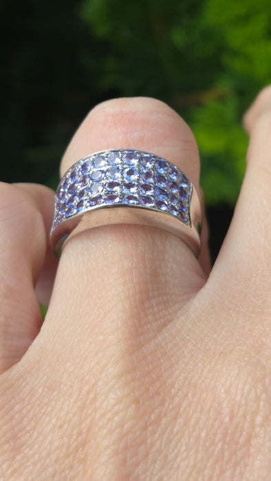 Vintage: 9ct White Gold 44 Tanzanite Pavé Dress Ring