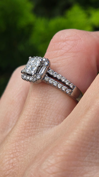 Vintage: 18ct White Gold Princess Cut Diamond Halo Dress Ring — 1.00ct
