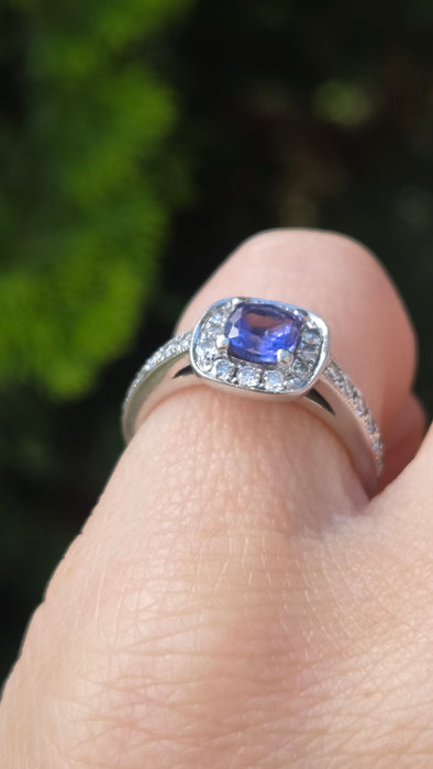Vintage: 18ct White Gold Tanzanite & Diamond Halo Dress Ring