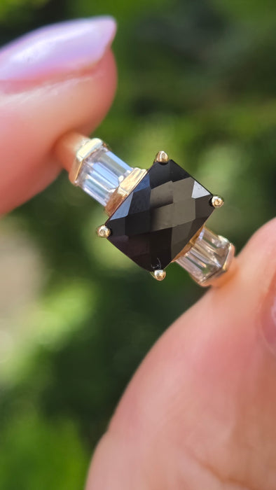 Vintage: 9ct Yellow Gold Almandine Garnet & White Topaz Ring