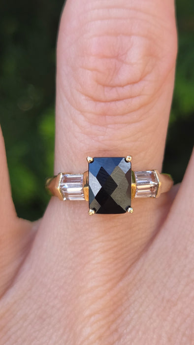 Vintage: 9ct Yellow Gold Almandine Garnet & White Topaz Ring