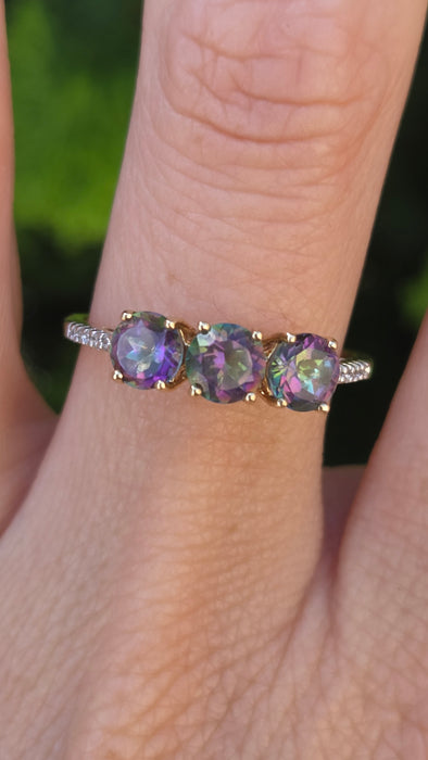Vintage: 9ct Yellow Gold Mystic Topaz Trilogy & Diamond Ring