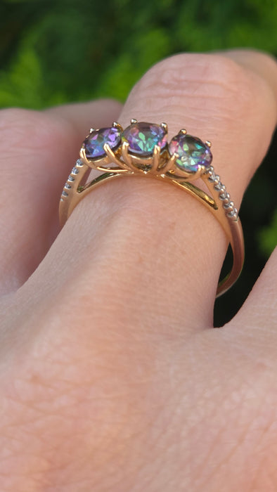 Vintage: 9ct Yellow Gold Mystic Topaz Trilogy & Diamond Ring