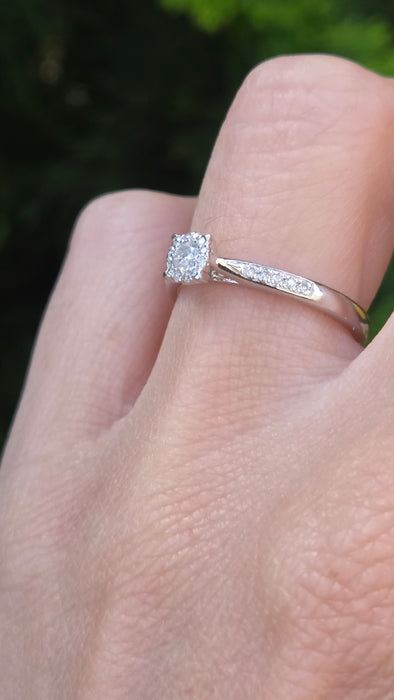 Vintage: 9ct White Gold 11 Natural Diamond Dress/Stacker Ring