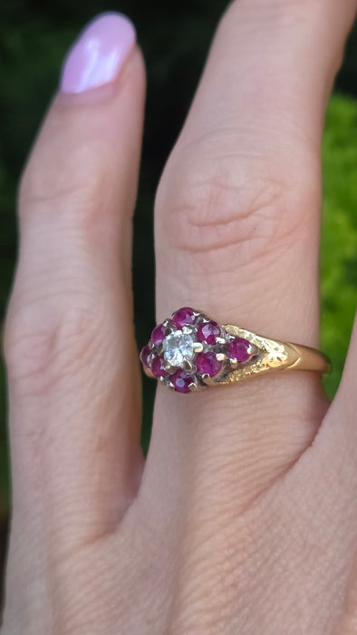 Vintage: 18ct Yellow Gold Ruby & Diamond Cluster Ring