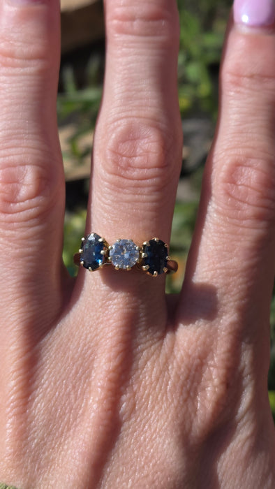 6446 18ct Gold Modern Brilliant Cut Diamond (0.75ct)  Cornflower Blue Sapphires 3-Stone Ring-Exceptional