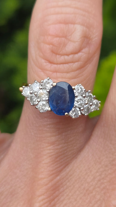 Vintage: 18ct Yellow Gold Sapphire 1.17ct & Diamond 0.85ct Trefoil Cluster Dress Ring