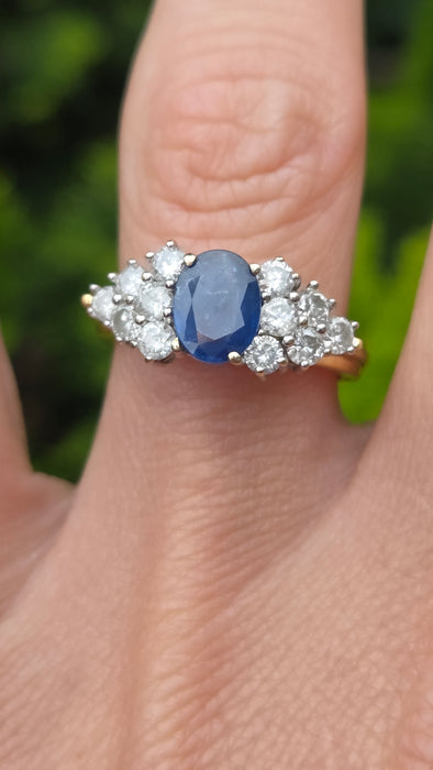 Vintage: 18ct Yellow Gold Sapphire 1.17ct & Diamond 0.85ct Trefoil Cluster Dress Ring