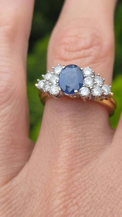 Vintage: 18ct Yellow Gold Sapphire 1.17ct & Diamond 0.85ct Trefoil Cluster Dress Ring