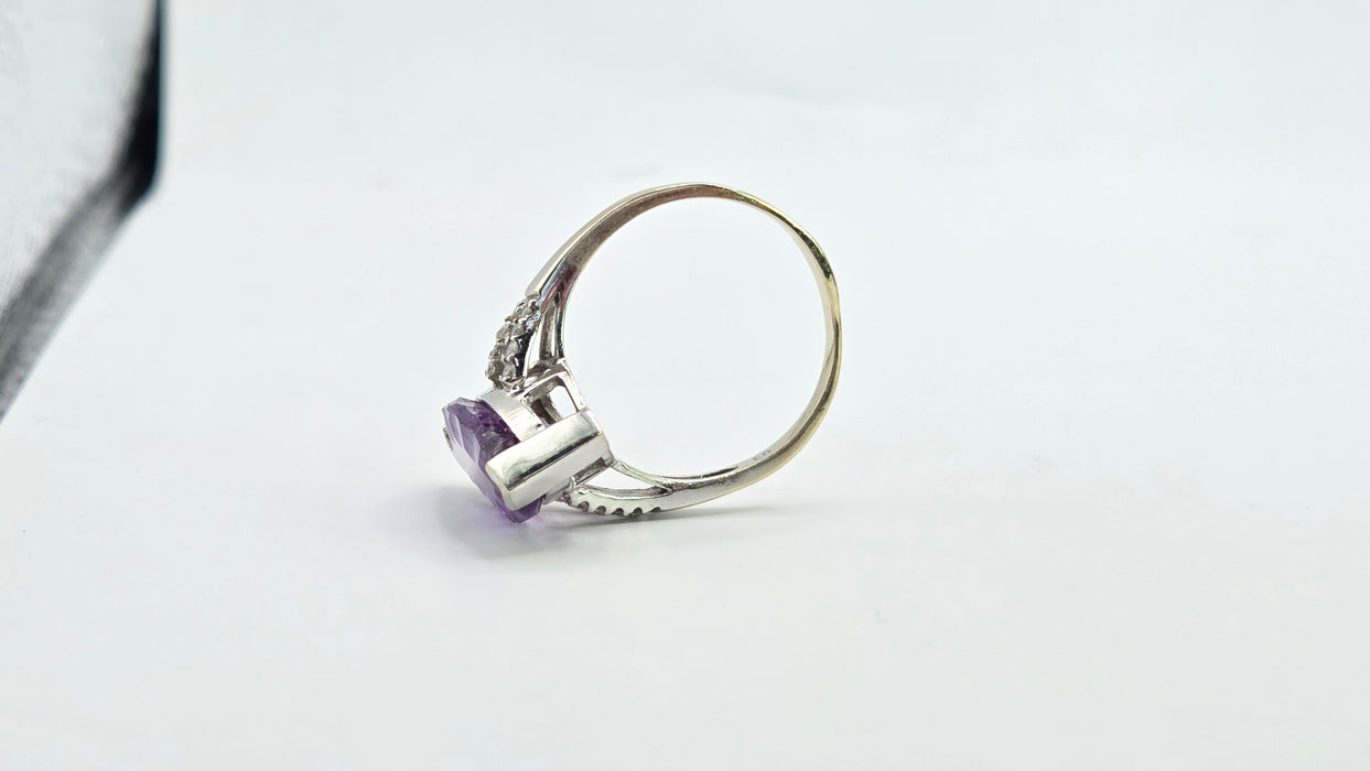 Vintage: 14ct White Gold Purple Sapphire 6.91ct & Diamond Ring