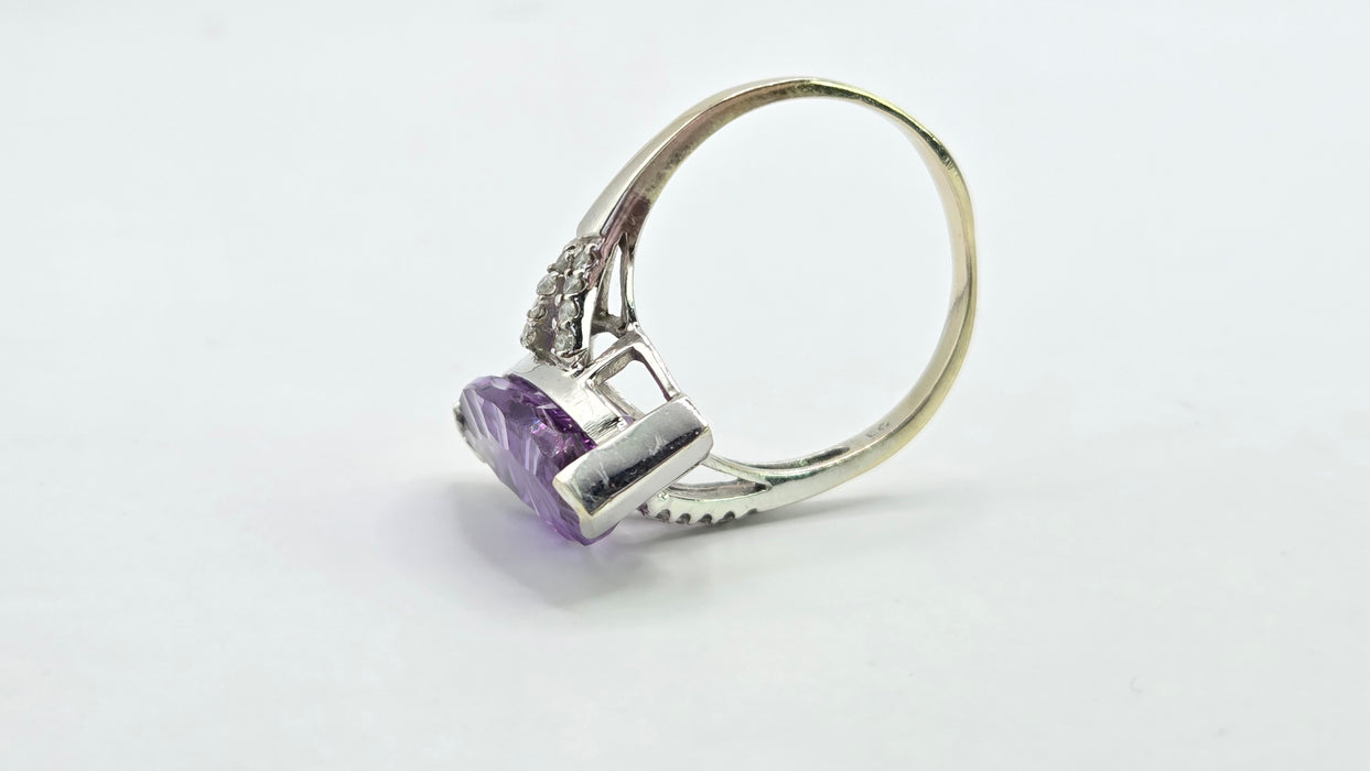 Vintage: 14ct White Gold Purple Sapphire 6.91ct & Diamond Ring