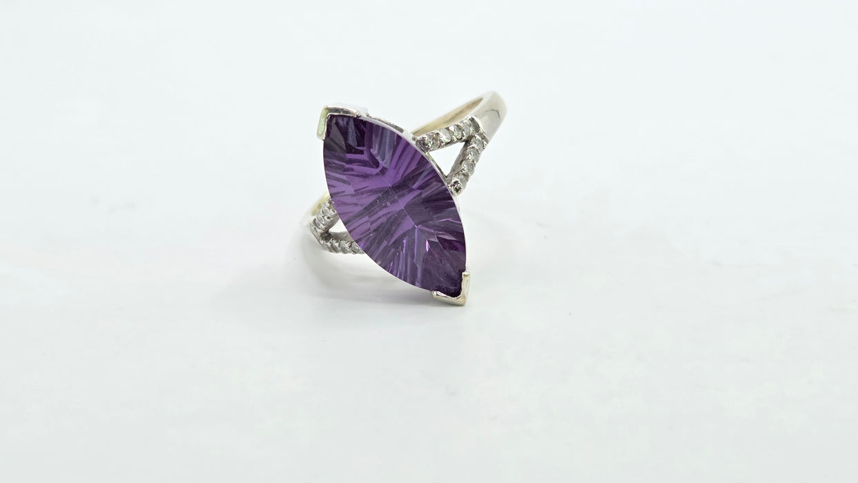 Vintage: 14ct White Gold Purple Sapphire 6.91ct & Diamond Ring