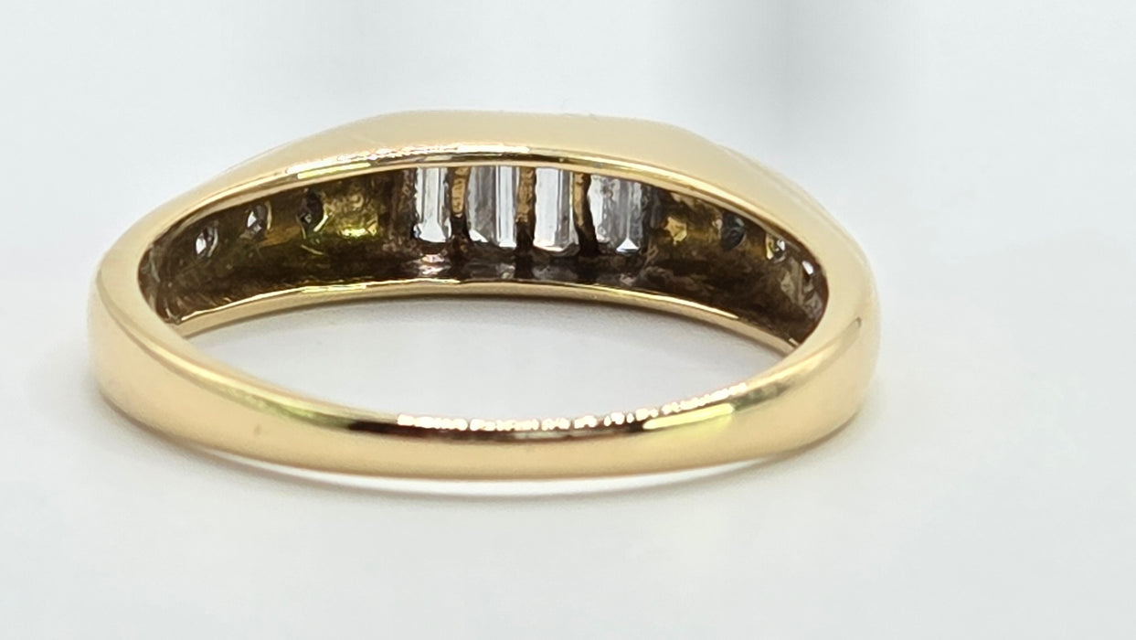 Vintage: 18ct Yellow Gold 12 Diamond 0.54ct Half-Eternity Stacker Ring