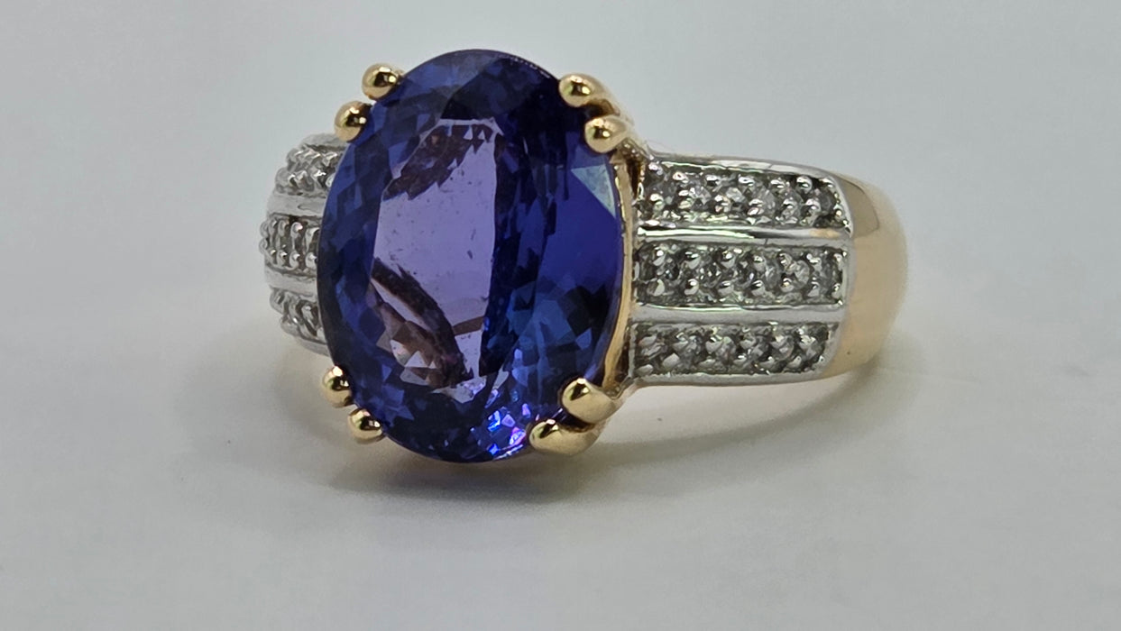 Vintage: 18ct Yellow Gold Tanzanite 4.65ct & Diamond Dress Ring