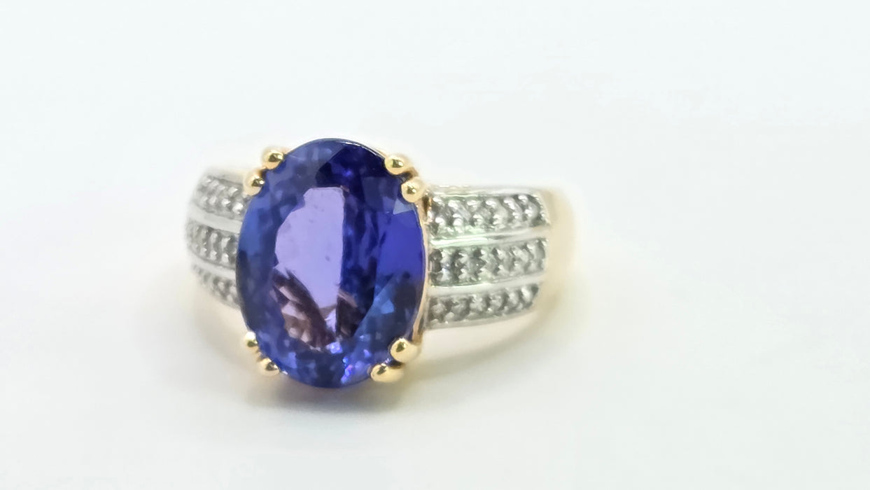 Vintage: 18ct Yellow Gold Tanzanite 4.65ct & Diamond Dress Ring