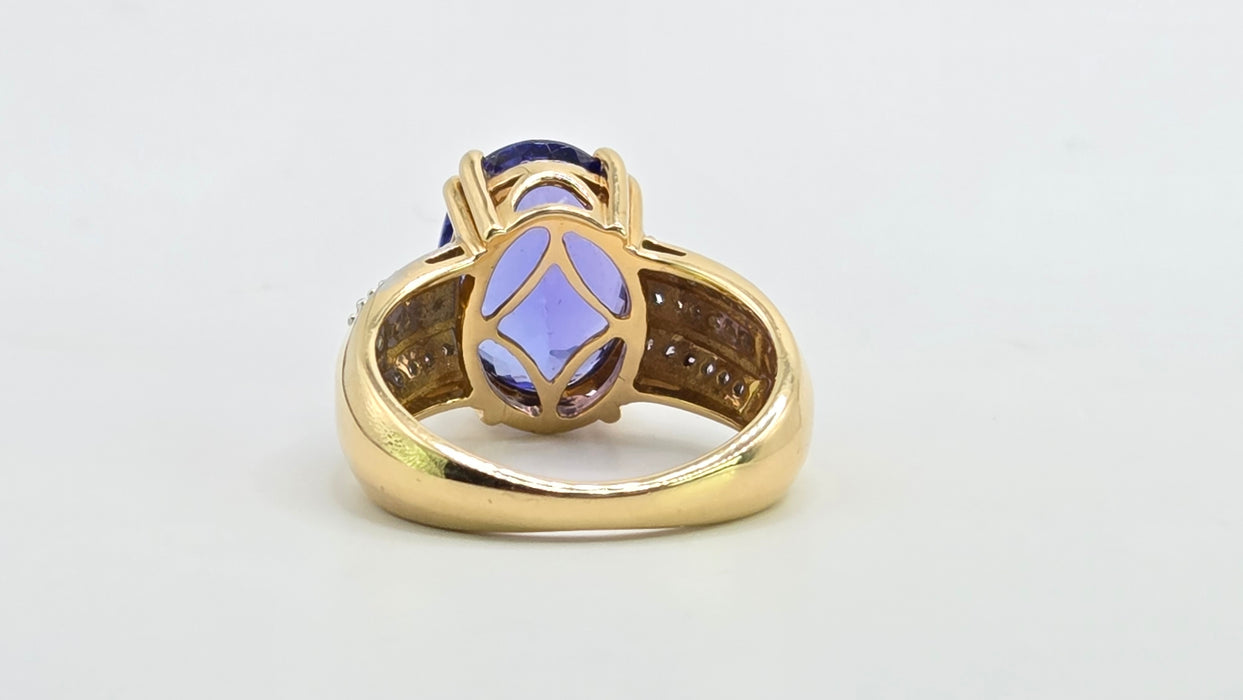 Vintage: 18ct Yellow Gold Tanzanite 4.65ct & Diamond Dress Ring